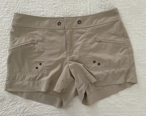 Athleta Breeze Women's Size 6 Shorts Light Brown 691934 Zippered Pockets - Picture 1 of 12