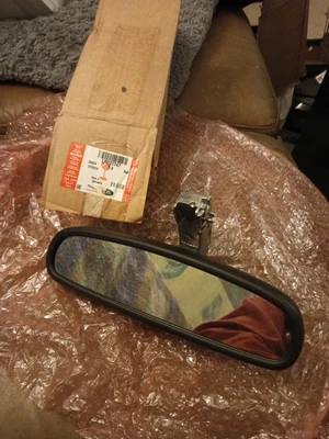NEW GENUINE Range Rover Evoque & Freelander Interior Rear View Mirror LR031747 - Image 1 of 4