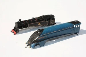 HORNBY DUBLO 3RAIL LNER.BLUE SIR NIGEL GRESLEY & B.R.BLACK MT4 RAKE OF 2 BODYS - Foto 1 di 7