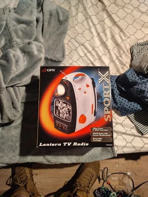 (NEW) MINT GPX SportX 5” Lantern TV Radio TVWB534SP Great For Camping - Image 1 of 4