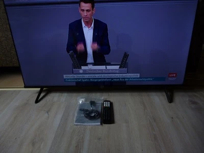 Biete einen Hisense 50E77NQ 127cm (50 Zoll) 4K-QLEDTV UHD Fernseher Smart TV.  - Bild 1 von 4