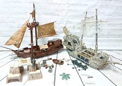 LOT Mega Bloks 3620 PYRATES STORMSTALKER 3660 PHANTOM 3676 SMUGGLER'S NOT COMPLE - Image 1 of 4