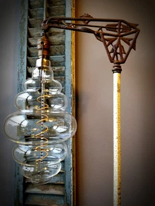 Bombilla de luz Grand Nostalgic Edison - forma de colmena de gran tamaño, filamento LED de 4 vatios - Imagen 1 de 10