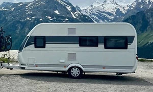 Caravan Hobby Deluxe 460 UFE - Bild 1 von 7