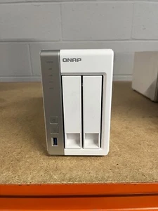 NAS TS-231P QNAP 2 baies 1 Go de mémoire avec bloc d'alimentation + 2 disques durs SATA x 2 To TVA avec garantie - Photo 1/4