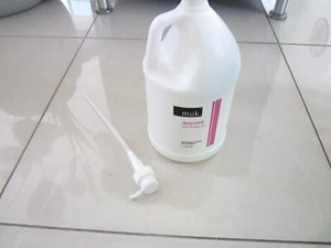 MUK Deep MuK Ultra Soft HAND SOAP GALLON JUG Professional WITH Pump - Picture 1 of 3