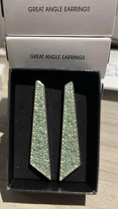 Avon - Great Angle Earrings - 5 Sets - Picture 1 of 2
