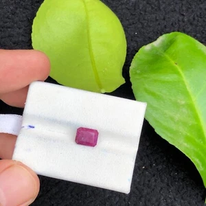 Stunning Red Ruby, 2.15ct, 7.5mm x 6mm x 4mm - Picture 1 of 5