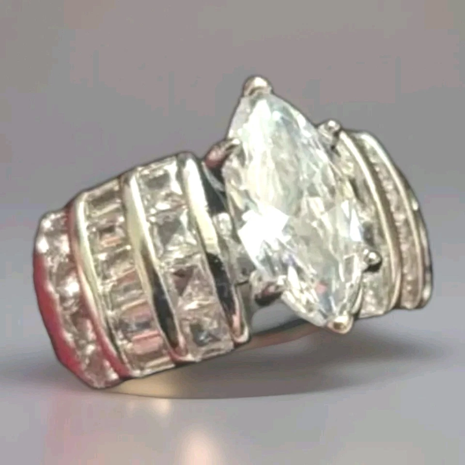 Anillo de compromiso de boda 4 quilates corte marquesa circonita cúbica para mujer 5,5, 6,5, 9, 10 Foto 1 de 4