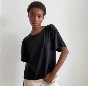 Wilfred Free Mujer Cuello Redondo Manga Corta Recortada Cuadrada Camiseta Negra Pequeña - Imagen 1 de 13