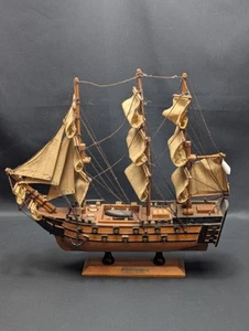 Ein maßstabsgetreues Holzmodell der HMS Victory Schiff Top Zustand - Bild 1 von 18