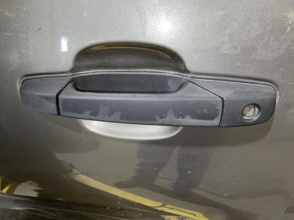 07-14 CHEVY TAHOE Outside Door Handle Left FRONT MOULDED IN BLACK — 第 1/1 张图片