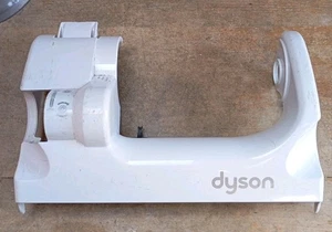 DYSON HEAD CLUTCHED DC07 DC04 DC14 DC33 White KICKPLATE SOLEPLATE GENUINE 1 - Picture 1 of 5