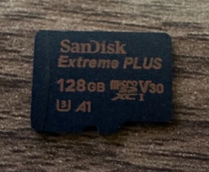 Carte MicroSDXC SanDisk Extreme PLUS avec adaptateur 128 Go, A1, U3, V30, XC1 - Photo 1 sur 2