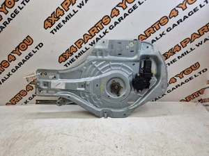 2006 HYUNDAI TUCSON JM LEFT FRONT WINDOW REGULATOR MOTOR 82470-2E010 - Picture 1 of 4