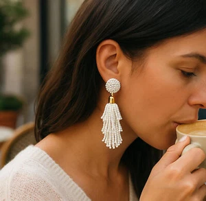 Elegant Vintage White Beaded Tassel Earrings - Bild 1 von 3