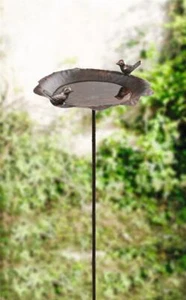 Vogel Tränke "Piepmatz" aus Metall, Rost Optik, Garten Stecker Sticker Becken - Bild 1 von 5