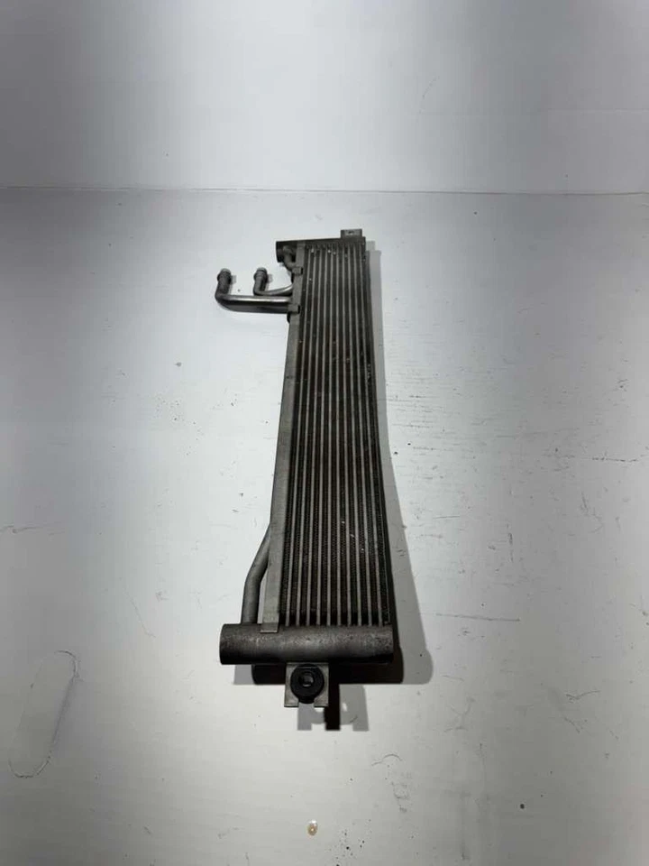 Jeep Cherokee 2014-2021 transmisión enfriador de aceite OEM Foto 1 de 3