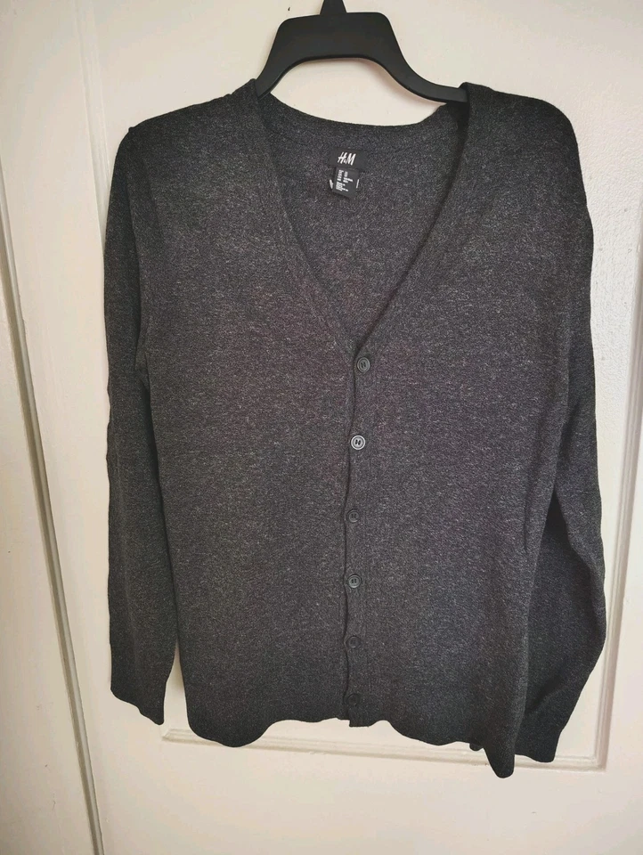 Cárdigan gris oscuro con cuello en V de H&M para hombre - manga larga con botones - talla XS Foto 1 de 1