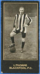 Smith's - 'Footballers' (1914) - L. Thorpe (Blackpool) - Picture 1 of 2