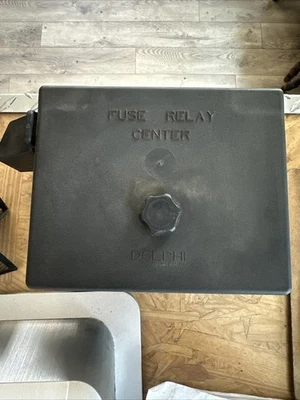 Chevrolet S10 GMC Jimmy 2000-2005 OEM motor relé de fusibles caja de conexiones 15328840 Foto 1 de 4