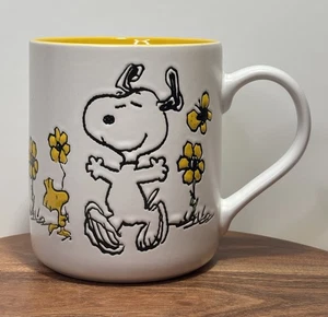 Taza de té de café de cerámica floral Peanuts R Squared Zrike Brands Snoopy Woodstock - Imagen 1 de 6