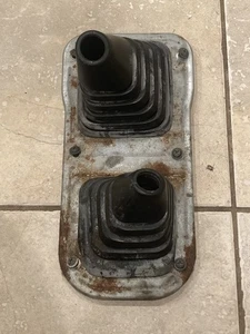 Toyota 4Runner Pickup 4x4 5spd 4cl 22RE Shifter Rubber Boot W56 OEM Nice 84-89 - Picture 1 of 8