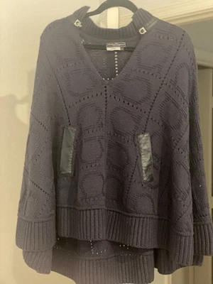 Capa rara Salvatore Ferragamo para mujer talla M algodón azul marino.  Borde de cuero $1900 Foto 1 de 4