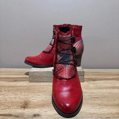 L'ARTISTE   Red Leather Ankle Boots With Button And Side Zip Closure  Size 40 - Image 1 of 4