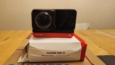 Insta360 ONE RS Twin Edition Camera - Black (CINRSGP/A) - Image 1 of 4