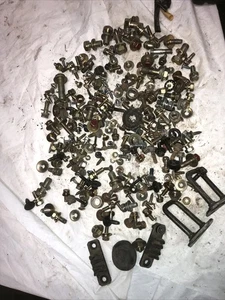1995-1999 Mitsubishi Eclipse herrajes interiores tuercas tornillos 420A D28 - Imagen 1 de 10
