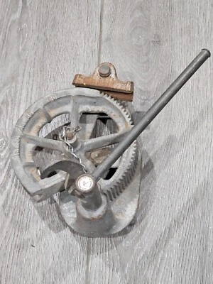 A.L. FREDERICK CO. Práctica dobladora de tubos con engranajes. 5/8 OD Foto 1 de 4