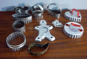 Vintage Biscuit Cutters Metal Crinkle Edges 11 Different Sizes shapes cutters - Picture 1 of 5