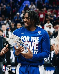 Tyrese Maxey 2024 Trofeo Jugador Más Mejorado Philadelphia 76ers 8x10 NBA Foto - Imagen 1 de 1
