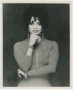 DEBBIE ALLEN Signed 10x8 B&W Photo ‘Fame’ (Signed in 1994) ORIGINAL - Picture 1 of 1