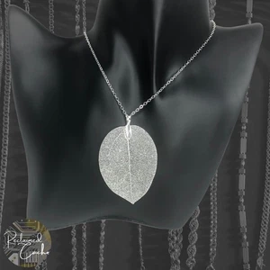 Womens Silver Tone Filigree Natural Leaf Pendant Long Chain Lightweight Necklace - Picture 1 of 4