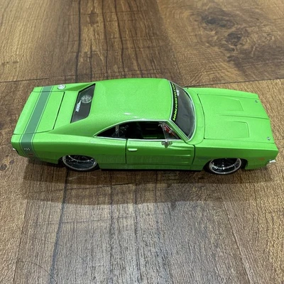 Dodge Charger 1970 Jada Toys Dub City Bigtime Muscle 2004 (azul y blanco) 1 24 Foto 1 de 4