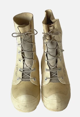 Botas Militares Clima Extremo Frío Conejito Mickey Mouse Blancas Talla US 4W HTF BATA Foto 1 de 4