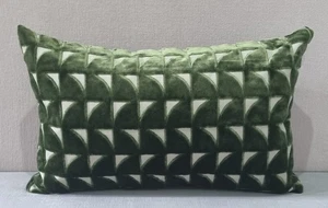 Designers Guild Marquise Fern & Omega Velvet Cushion Cover 35x55 cm - Picture 1 of 3