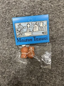 vintage Miniature Treasures dollhouse Minis Boxing Gloves - NEW - Picture 1 of 4
