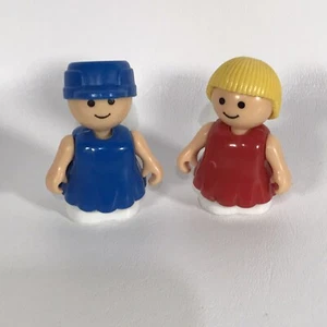 Lote de 2 figuras de plástico Little People de colección Shelcore - Imagen 1 de 2