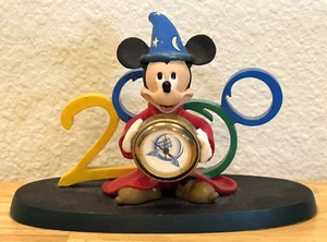 OROLOGIO VINTAGE WALT DISNEY WORLD 1999 CAST FESTA CELEBRAZIONE TOPOLINO STREGONE - Foto 1 di 8