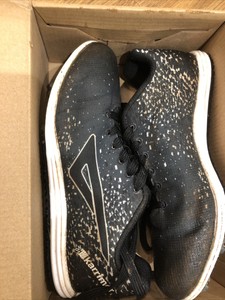 kids running spikes size 2