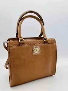 Tommy Hilfiger Tragetasche braun khakifarbene Tragetasche Umhängetasche Geldbörse Monogramm geprägt - Bild 1 von 10