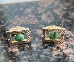 Vintage Green Jade Like Stone Gold Tone Quality Cuff Links - Picture 1 of 6