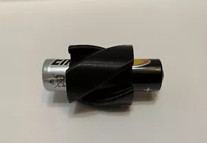 8 X AA To C Size Battery Converter Adaptor Toys Torches Radios ETC - Picture 1 of 3