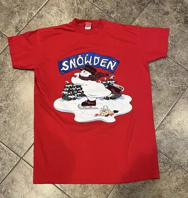 Предварительно любимый винтажный Сноуден снеговик Рождество катание ночь футболка: один размер подходит большинству - Изображение 1 из 4