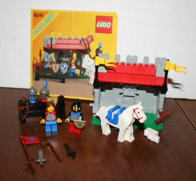 Lego 6041 1986 vintage: Castillo: Caballeros León - Tienda de armaduras con instrucciones 99 % Foto 1 de 4