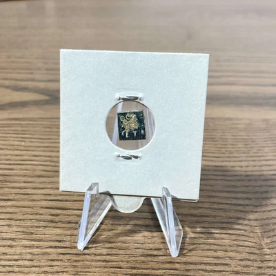 Rare Poids monétaire ancien carré en métal décor héraldique XVIe - Photo 1/4