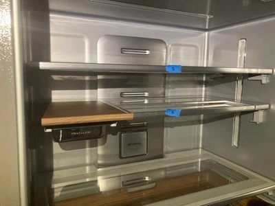 KitchenAid Estante Deslizable con Bandeja Inserta de Madera KRFC704FPS01 # 2 En la Imagen Foto 1 de 4